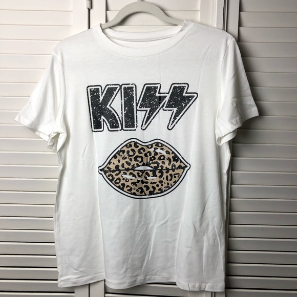 KISS Leopard Lip Printed Tee - Picture 6 of 9